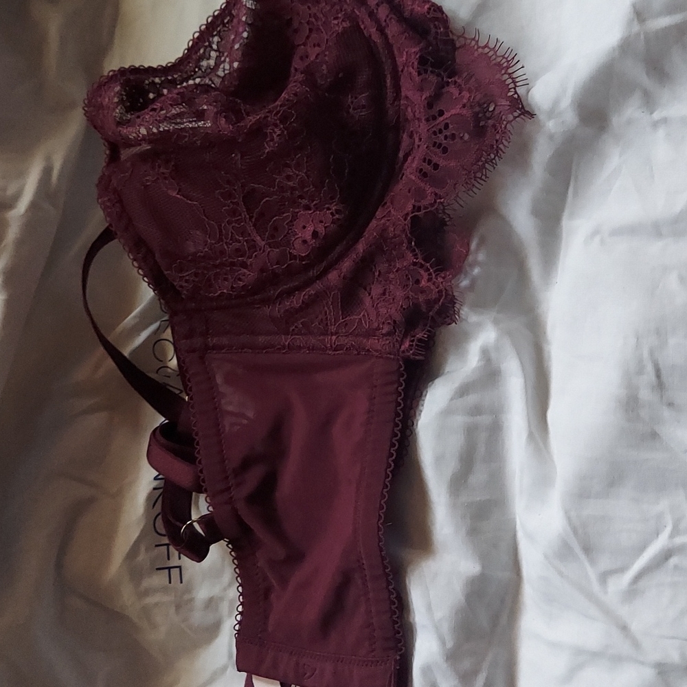 VICTORIA'S SECRET NEW WITHOUT TAG 34 DDD!!! Triple D